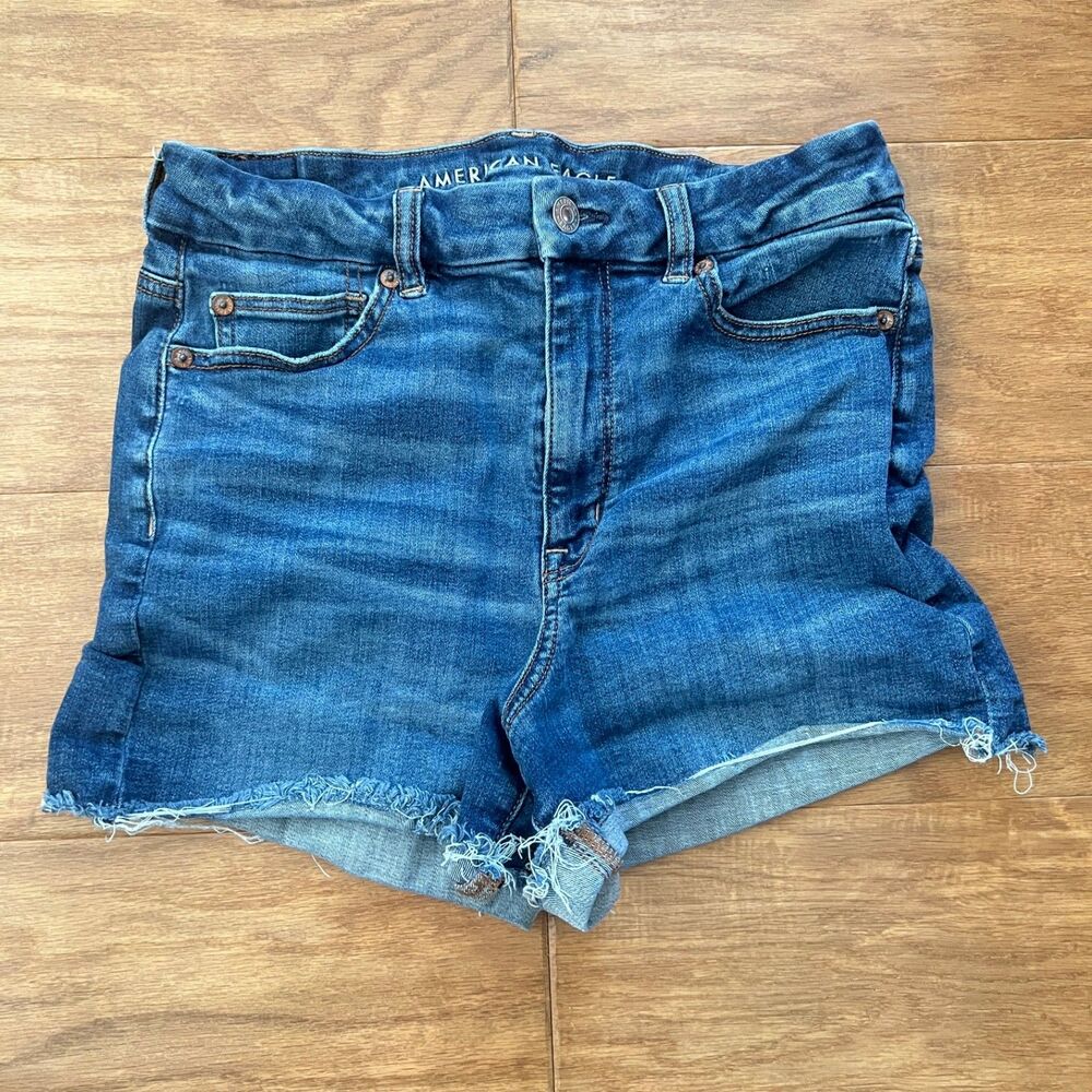 American Eagle Curvy Hi-Rise Shortie Size 8 Denim Shorts Cutoff Medium Wash